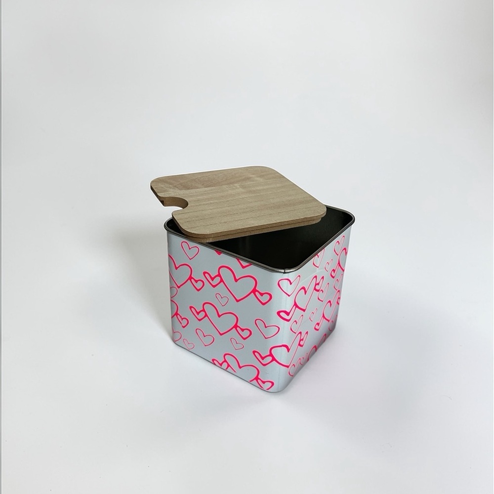 Heart Patterned Storage Tin with Wooden Lid - Picture 3 of 7